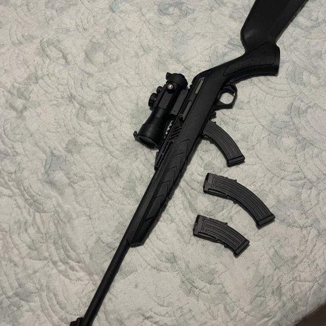 Derya TM22 Nuevo, solo 50 disparos con 3 cargadores y mira punto verde y rojo, $275, Añasco