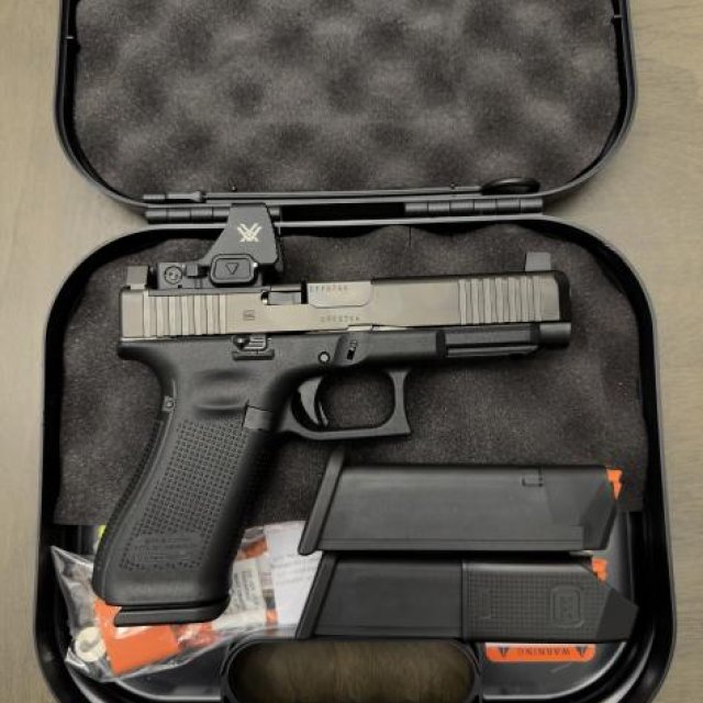 Glock 47 MOS con Vortex Defender XL