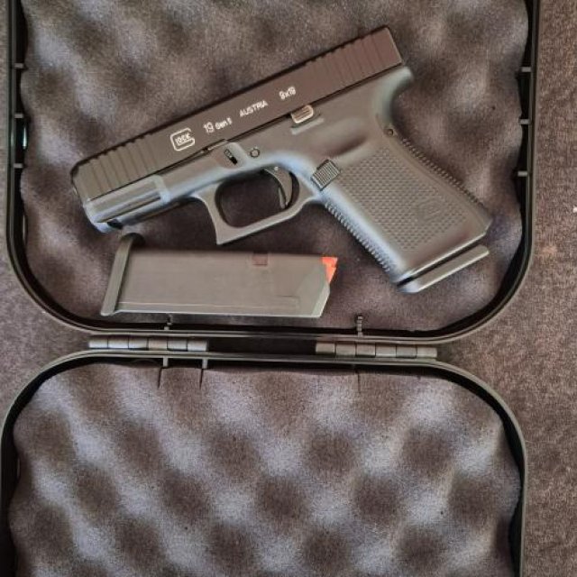 $400 Glock 19 5g