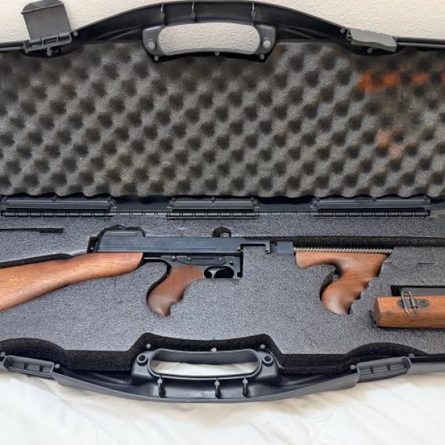 Thompson 1927A-1 Deluxe Carbine .45 ACP Blued (Tommy Gun) with Drum