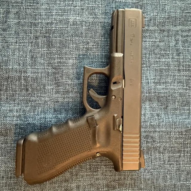 Glock 17 gen 4 y sus cargadores