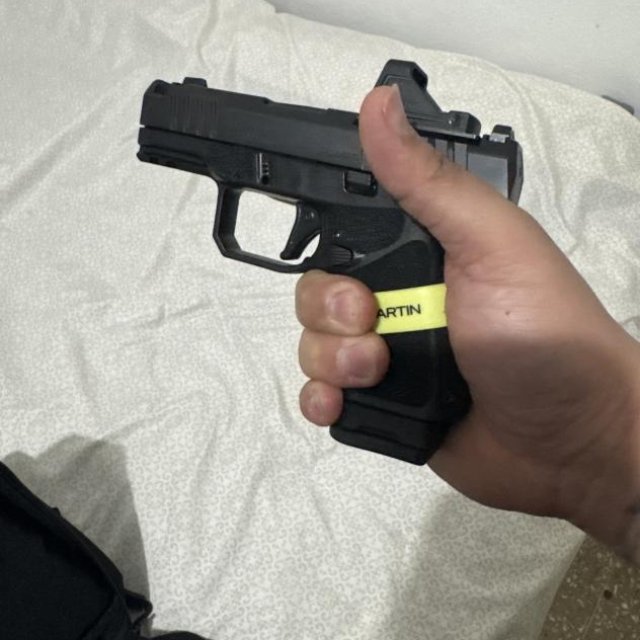 Rost martin 9mm compensada con sus 4 cargadores se va en 475 comprador paga traspaso