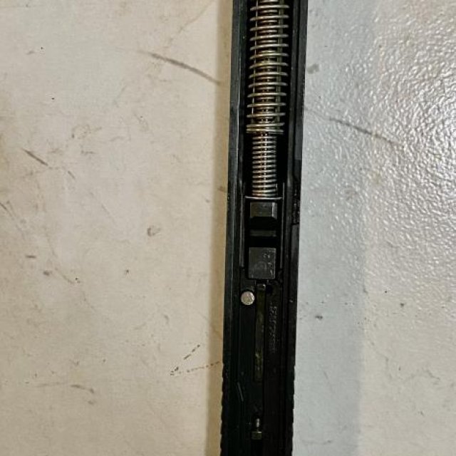 Glock 22 Cal. .40S&W  $400 / Único Dueño