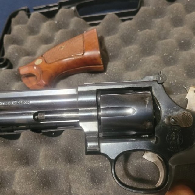 Smith & Wesson 357