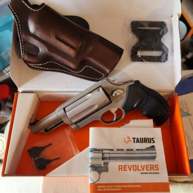 Revolver Taurus Modelo Judge Magnum