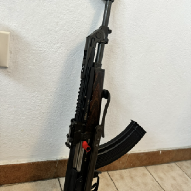 AK47 M70