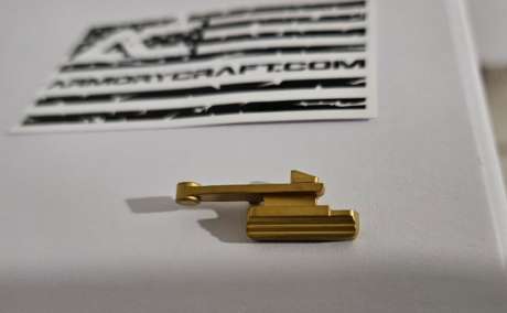 Armory Craft SIG P365 gold extended slide release, Armas de fuego en PR