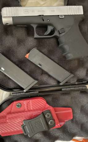 $440 Glock Doble tono, Armas de fuego en PR