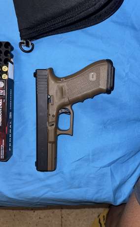 Vendo Glock 17 4gen comprador paga traspaso, Venta de Armas de fuego en PR
