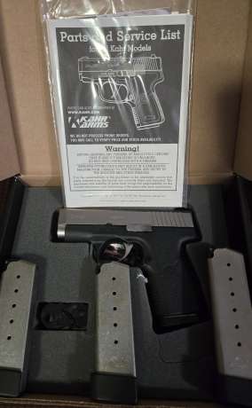 Pistola KAHR, Cal. 45, Modelo CM45, en su caja original con instrucc. y acc., muy poco uso, casi nueva, excelentes condiciones, incuye 4 mags., Venta de Armas de fuego en PR