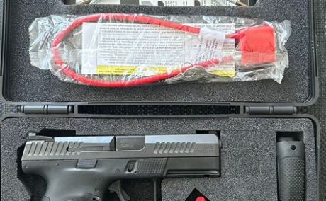 CZ P10C con estuche, holster y cargadores , Venta de Armas de fuego en PR