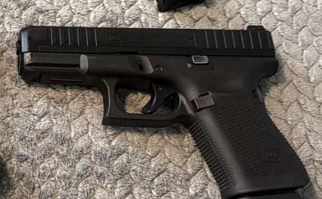 Glock 44. Se cambia. Es .22 LR nítida para practicar. , Venta de Armas de fuego en PR