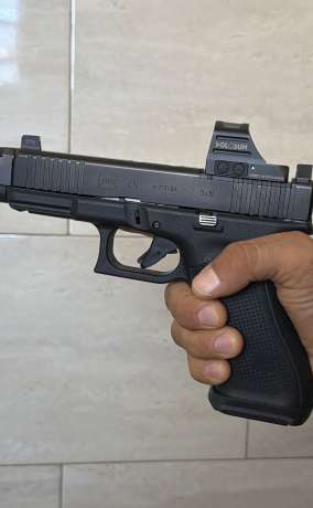 GLOCK 45 9mm 5gn con todo , Venta de Armas de fuego en PR