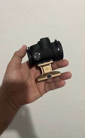 Trijicon MRO + 1.93 reptilia mount, Armas de fuego en PR