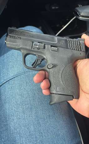 S&W shield plus optic ready 3 cargadores 10,13 y 15( Se busca Glock), Venta de Armas de fuego en PR