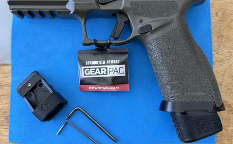 Echelon 4.5 Gear Pac, Green Dot, Grip Module, Magwell, 4 Magazines, Range Earmuffs y Range Bag (Solo Venta), Venta de Armas de fuego en PR