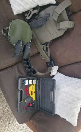 Se vende casco chaleco y taser, Venta de Armas de fuego en PR