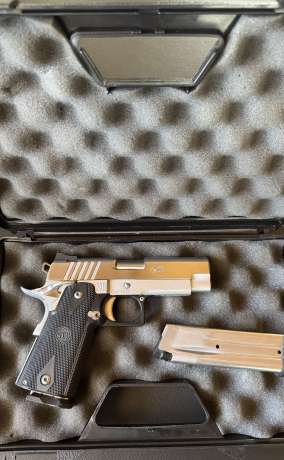 STI 2011 Stainless Steel .45 ACP Commander, Venta de Armas de fuego en PR