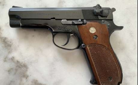 Smith and Wesson modelo 39-2 Solo Cambio. Busco S/W modelo 36 y/o Colt detective. , Venta de Armas de fuego en PR