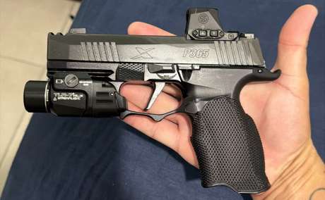 9mm Sig sauer xmacro porteada, icarus precision xl grip de aluminio, open red dot romeo x compact y flashlight de streamlight tlr-7 hlx (1000 lumens), Venta de Armas de fuego en PR