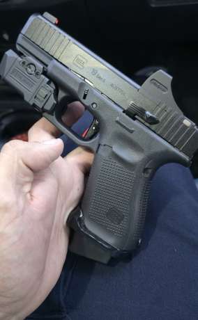 Glock 19 5gen mos con muchos extras, Armas de fuego en PR