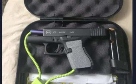 Cambio!! Busco..una glock .40, Venta de Armas de fuego en PR