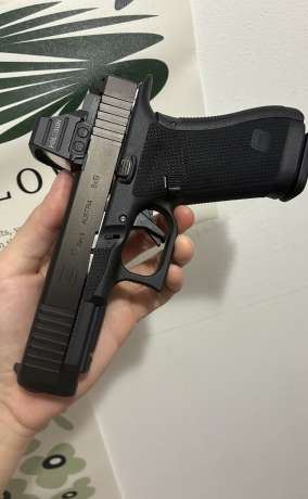 Glock 17 gen 6 con Mira Holosun. Sin Caja (USADA COMO NUEVA), Venta de Armas de fuego en PR