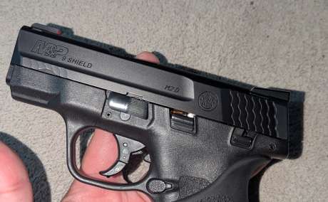 Smith shield 2.0 9mm se cambia por pistola compacta SIG Sauer p320 glock ect que no sea Taurus ni Ruger, Armas de fuego en PR