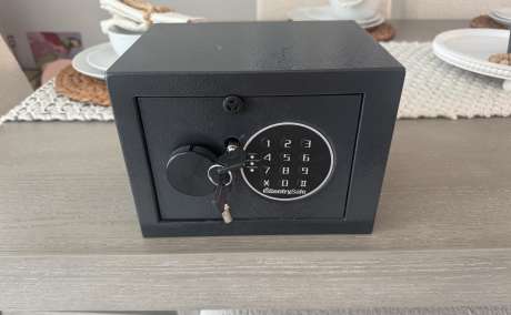 Caja fuerte Sentry 9” x 6.5” x 6.5”, Venta de Armas de fuego en PR