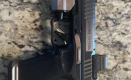 Canik prime con red dot y baqueta con linterna, Venta de Armas de fuego en PR