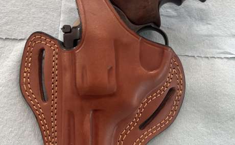 EDS LH (ZURDA) LEATHER HOLSTER COLT PYTHON / GP100 4" O SIMILAR, Armas de fuego en PR