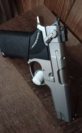 Pistola S&W modelo 5906 , Venta de Armas de fuego en PR