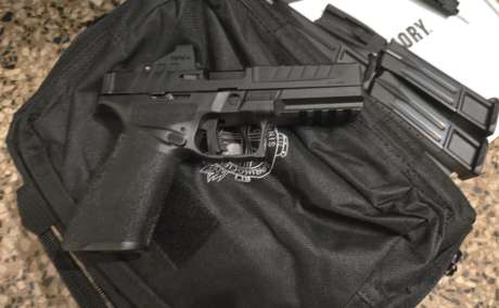 Echelon 4.5 Gear Up Package, Armas de fuego en PR
