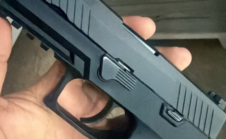 Sigsauer P320 compacta en buenas condiciones, Venta de Armas de fuego en PR