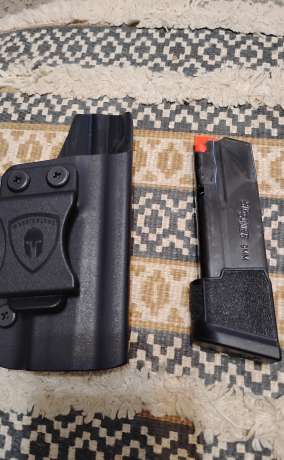 Sig Sauer p365 magazine de 17 y una vaqueta, Venta de Armas de fuego en PR