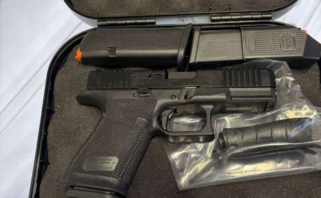 Se vende glock 19 mos gen 6 con vaqueta precio fijo, Venta de Armas de fuego en PR