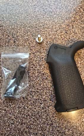 Varios grips y trigger para AR15, Venta de Armas de fuego en PR