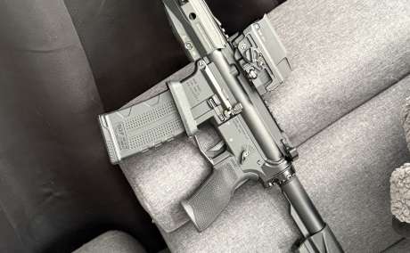 Ar15 Aero Precision 5.56 nato multi calibr Pistol con muchos extras, Venta de Armas de fuego en PR
