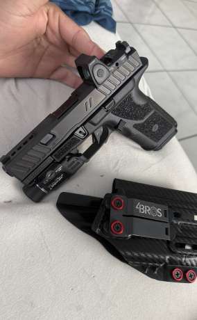 ZEV TECHNOLOGY OZ9C HYPER COMP V2 ELITE , LA VERSIÓN NUEVA CON SU MIRA RMR TRIJICON NUEVA Y LINTERNA TLR-7 HLX Y BAQUETA CUSTOM , TIENE 3 MAGS DE 17 ROUNDS UNO CON EXTENZION ZEV , UNO DE 27 ROUNDS Y UNO DE 40 ROUNDS , Venta de Armas de fuego en PR