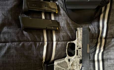 Taurus G3C Splatter gray 9mm.   Dos cargadores de 12, 1 cargador de 15 y 1 de 17, Venta de Armas de fuego en PR