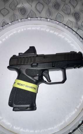 Rost martin 9mm compensada  mira viridian  y sus 4 cargadores, Armas de fuego en PR