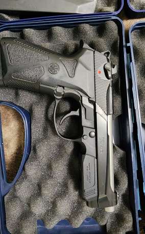 Beretta 90-TWO, Armas de fuego en PR
