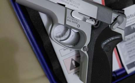 Smith & Wesson 6906, Venta de Armas de fuego en PR