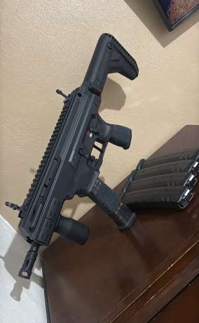 SPRINGFIELD ARMORY KUNA NUEVO BIEN NUEVO SIN DETALLE TIENE SU BACKPLATE EN ALUMINIO DE HB INDUSTRIE ECHO A LA MEDIDA PARA LA CULATA MAGPUL Y 5 MAGAZINEZ NUEVOS, Venta de Armas de fuego en PR