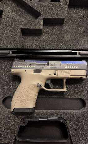 SE VENDE PISTOLA CZP10S , Venta de Armas de fuego en PR