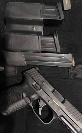 Se vende FN 509 con 3 cargadores y uno de ellos largo, Venta de Armas de fuego en PR