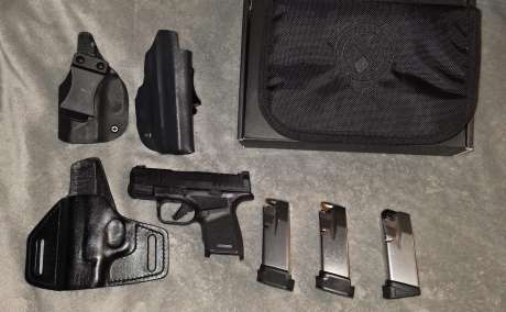 Hellcat 3 mag 2 de 14 y uno de 10,2 holster y su estuche , Venta de Armas de fuego en PR