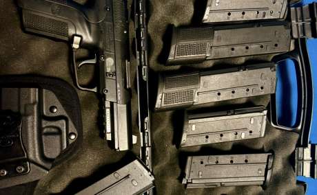 FN 5.7, Venta de Armas de fuego en PR