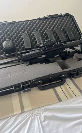 AR15 Black Rain Ordnance/AIM Sports Scope/Plano Case, Venta de Armas de fuego en PR